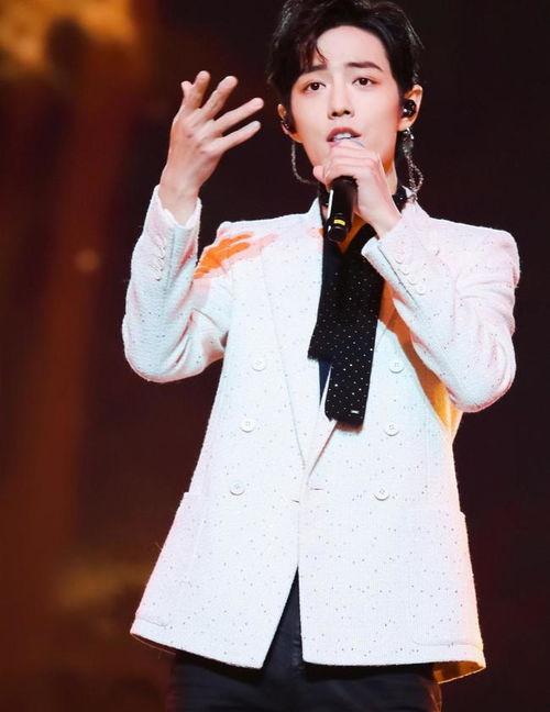 圈内爆料肖战人士,圈内人士揭秘真实一面